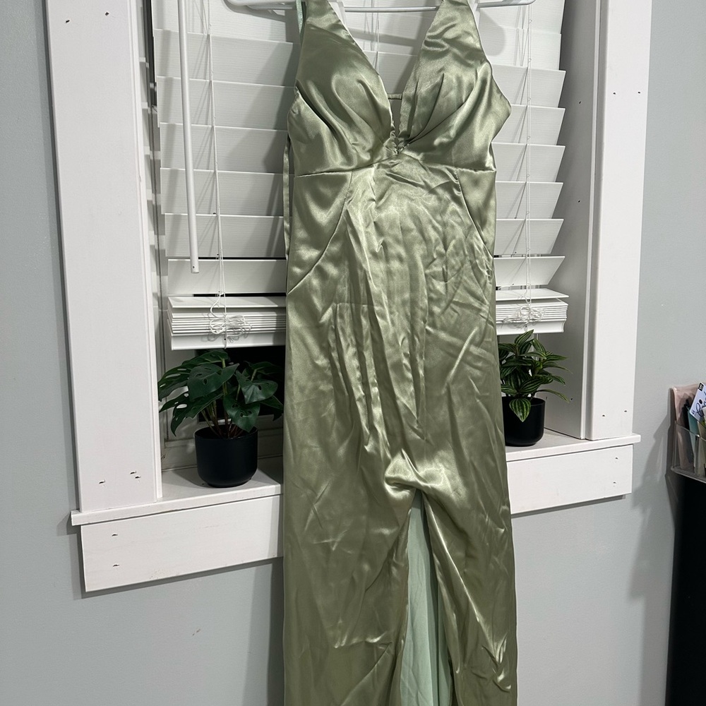 Elegant Green Satin Wedding Dress